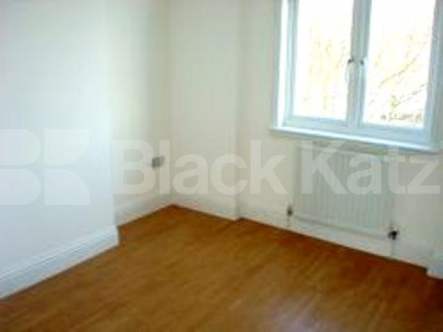 			1 MONTHS DEPOSIT SAVING YOU £475!, 1 Bedroom, 1 bath, 1 reception Flat			 Axminster Road, Holloway